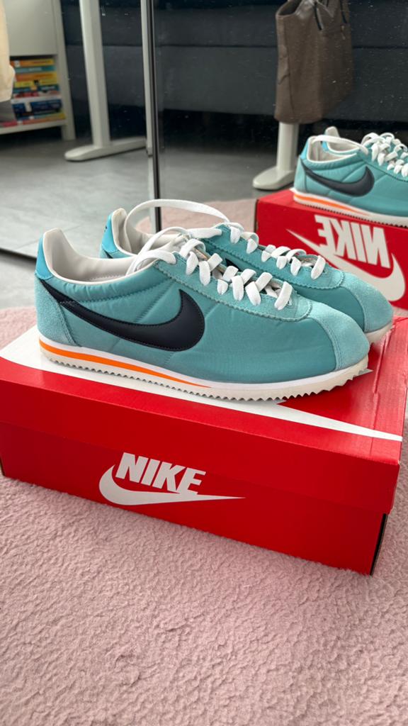 NIKE CORTEZ TXT - BALTIC BLUE - blauwe schoenen - maat 43, Ophalen, Blauw, Sneakers of Gympen, Zo goed als nieuw