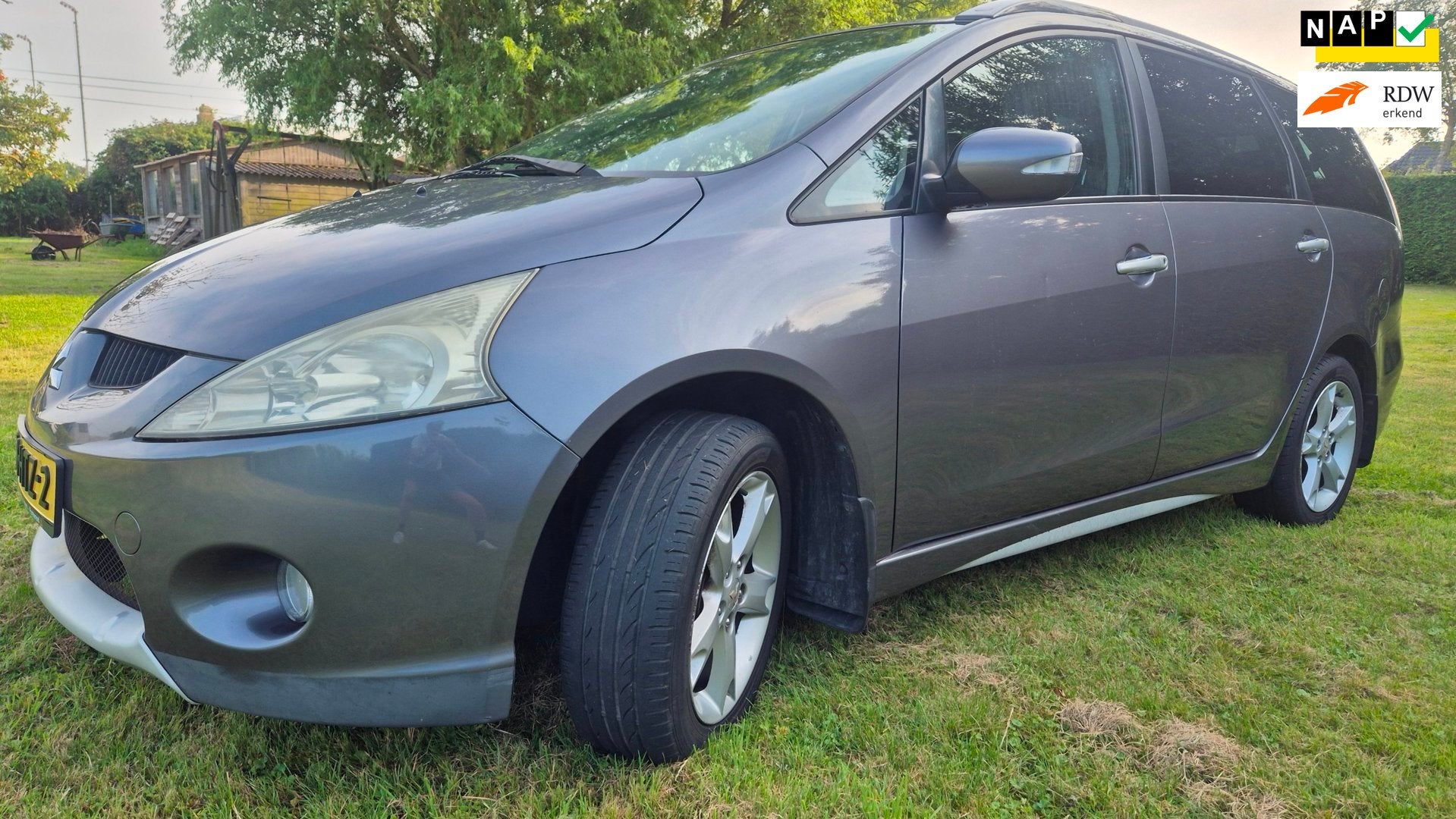 Mitsubishi Grandis 2.4-16V InSport 7 PERSOONS NIEUWE APK AIR, Voorwielaandrijving, Gebruikt, 7 stoelen, Handgeschakeld