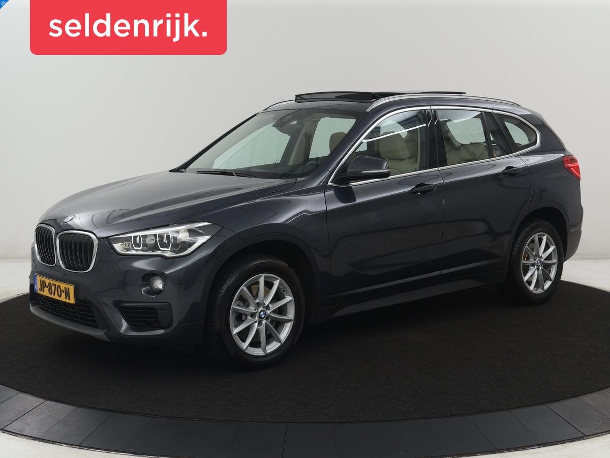 BMW X1 sDrive20i Centennial High Executive | Pano.Dak | Trek, Auto's, 1998 cc, Bedrijf, SUV of Terreinwagen, 84 €/maand