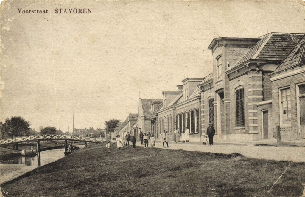 Voorstraat - Stavoren - B-keus - gelopen, Ophalen of Verzenden, Voor 1920, Gelopen, Friesland