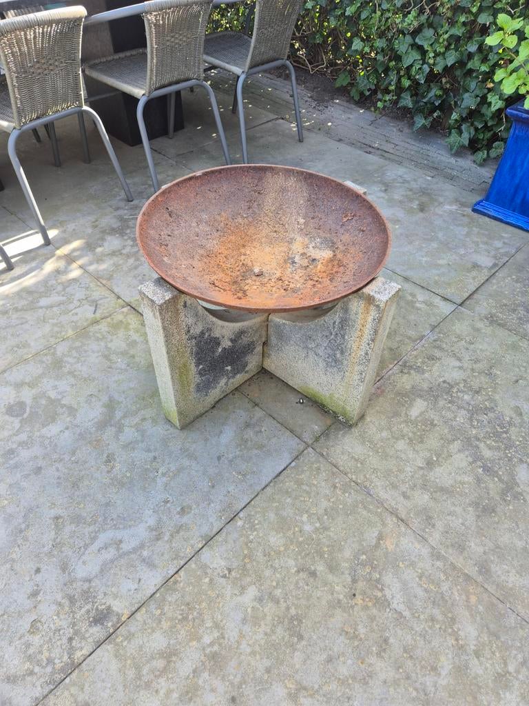 Betonnen vuurkorf met stalen schaal, Tuin en Terras, Ophalen