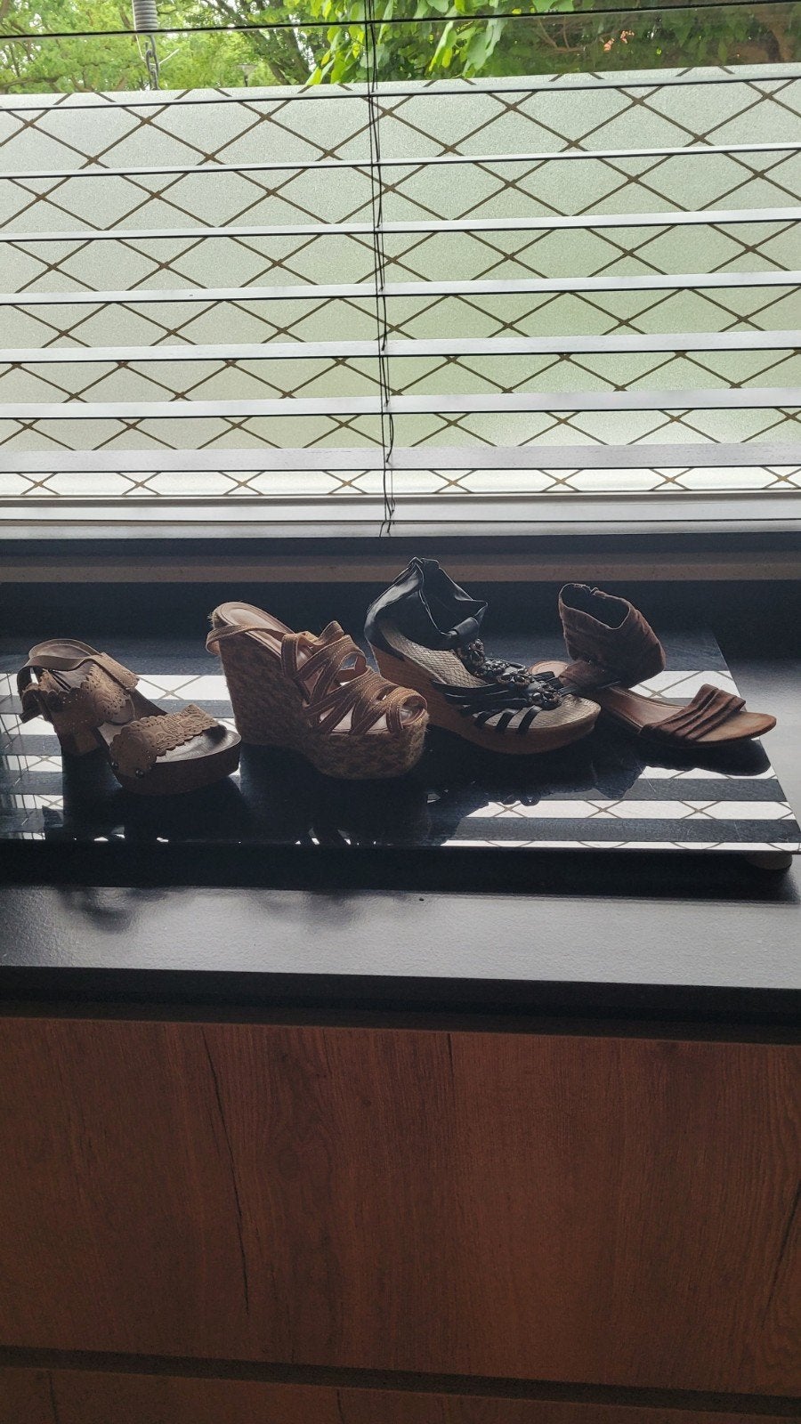 4 paar schoenen maat 36 gratis op te halen, Kleding | Dames, Schoenen, Ophalen, Gedragen, Bruin, Sandalen of Muiltjes