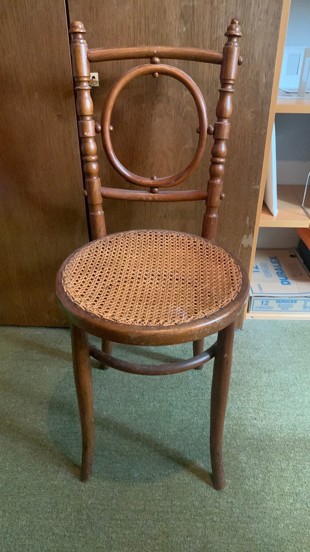 Thonet stoel, Ophalen