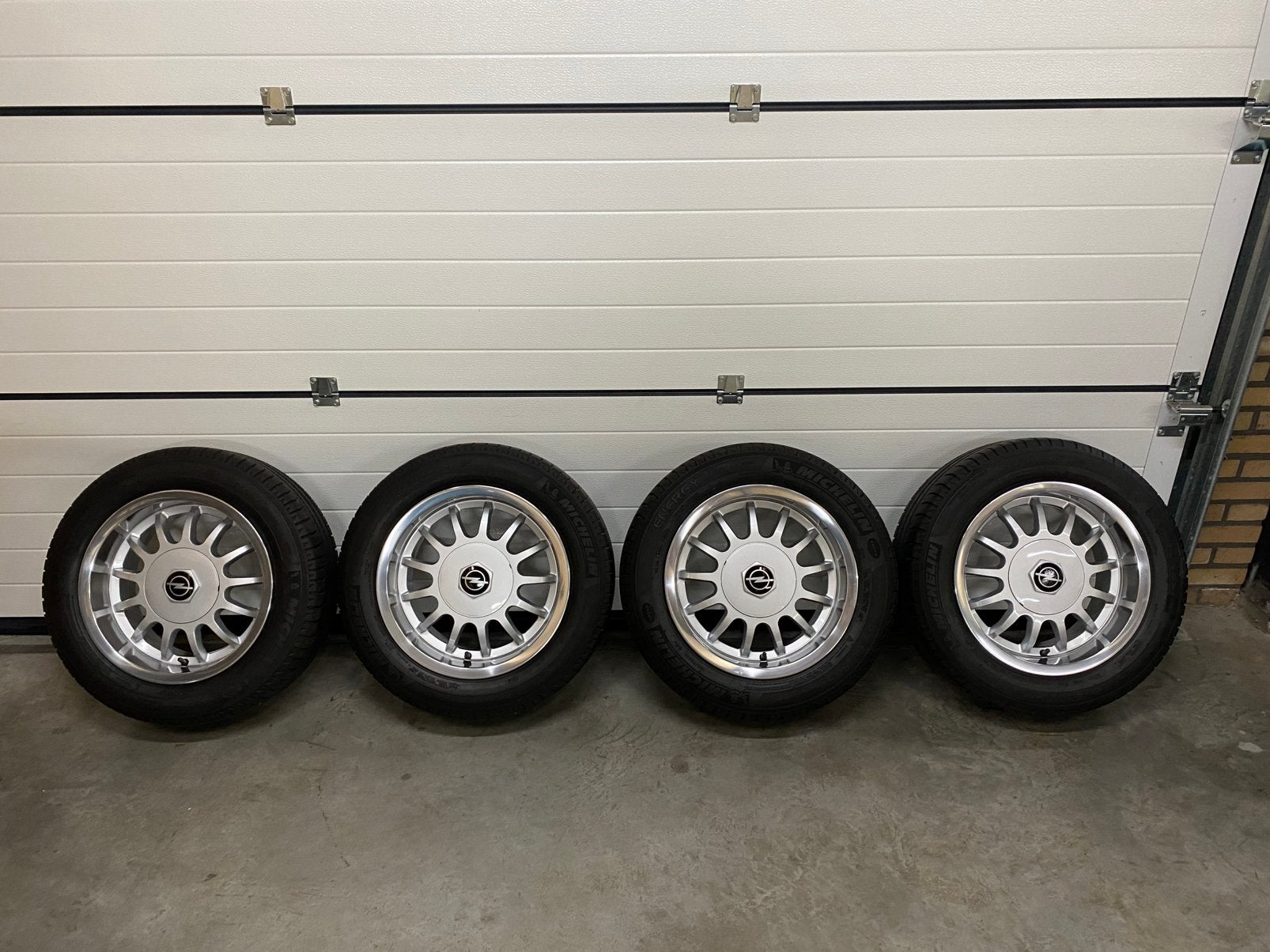 15 inch velgen 4x100  195/60R15 Michelin Eta-Beta Cora 7x15, Ophalen, 15 inch, Velg(en), 195 mm