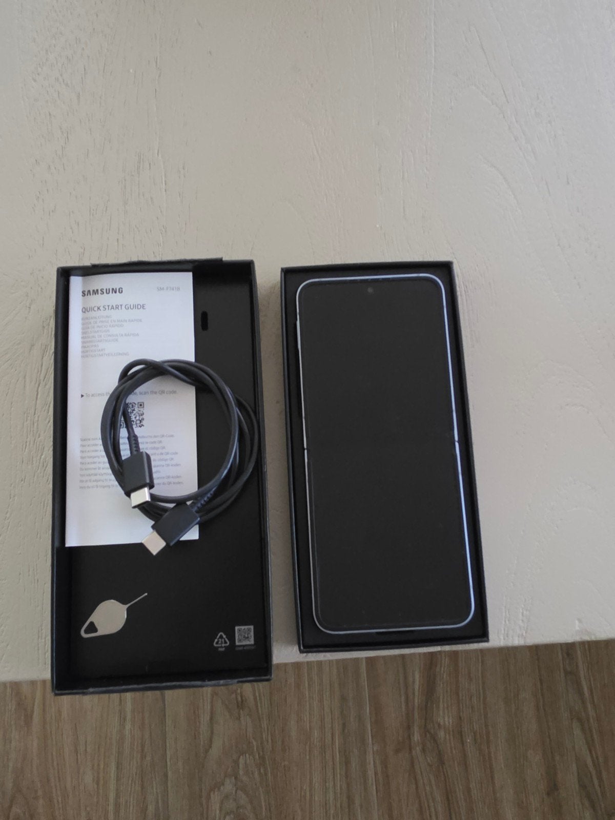 Foto 6 van Samsung Galaxy Z Flip 6 - Zo goed als nieuw
