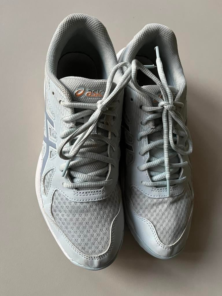 Asics Upcourt 6 volleybal schoenen, Sport en Fitness, Volleybal, Ophalen of Verzenden, Gebruikt, Schoenen