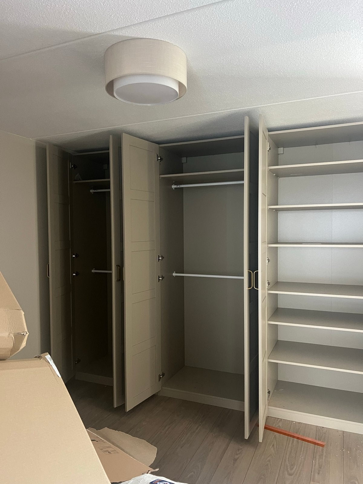 Montage van Ikea Pax kasten - Professionele service, 200 cm of meer, Nieuw, Ophalen of Verzenden, Overige houtsoorten