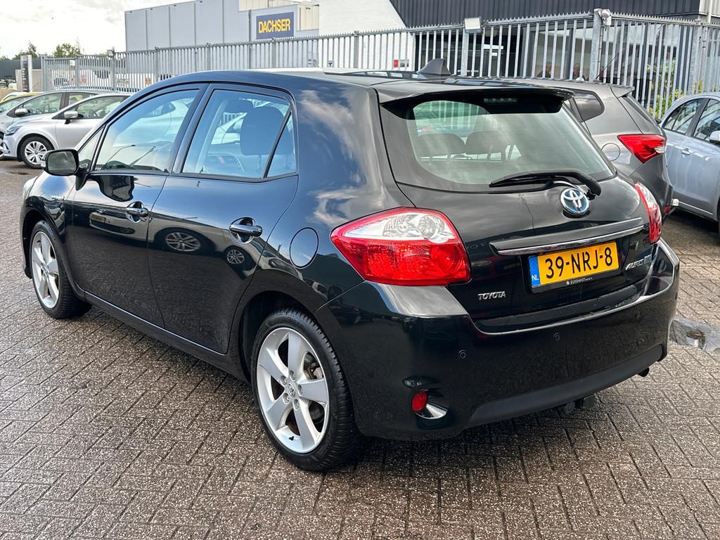 Toyota Auris 1.8 Full Hybrid Dynamic Navi | Cruise | Camera, Auto's, Euro 5, Gebruikt, 4 cilinders, Zwart