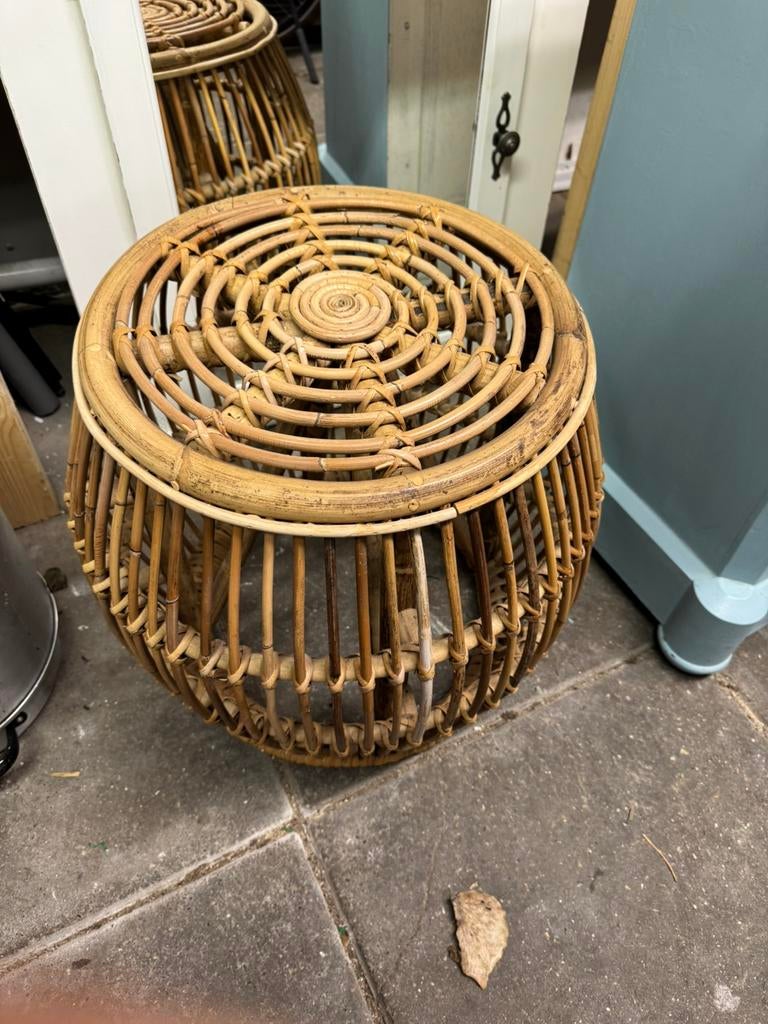 Rotan bijzet tafeltje, Ophalen, Gebruikt, Rond, Riet