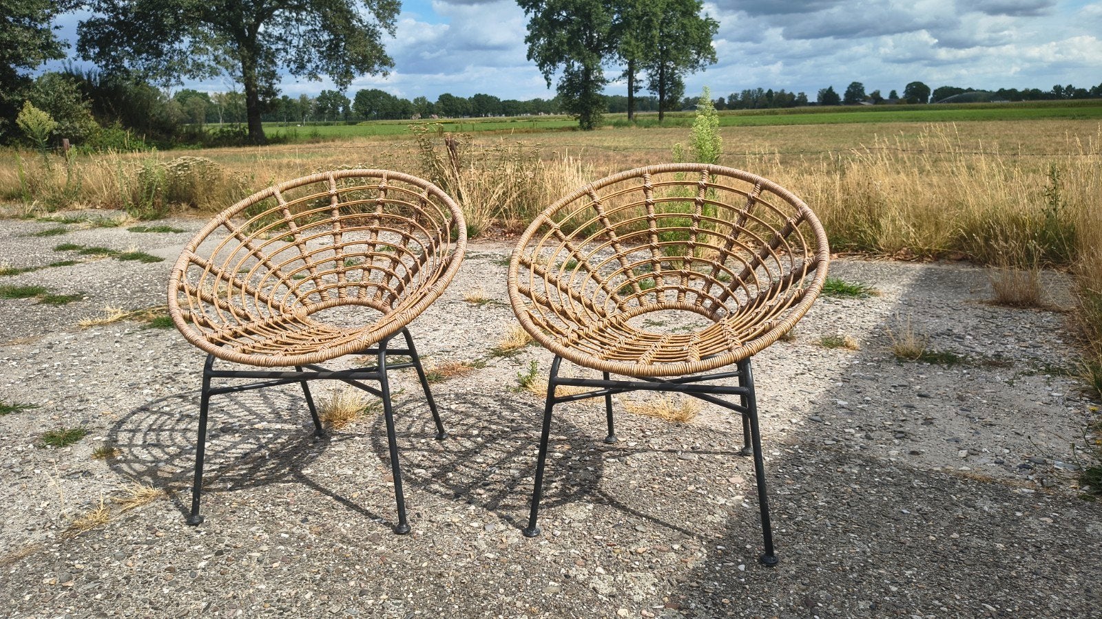 Twee leuke kunststof rotan stoelen, Huis en Inrichting, Stoelen, Ophalen, Gebruikt, Twee, Bruin