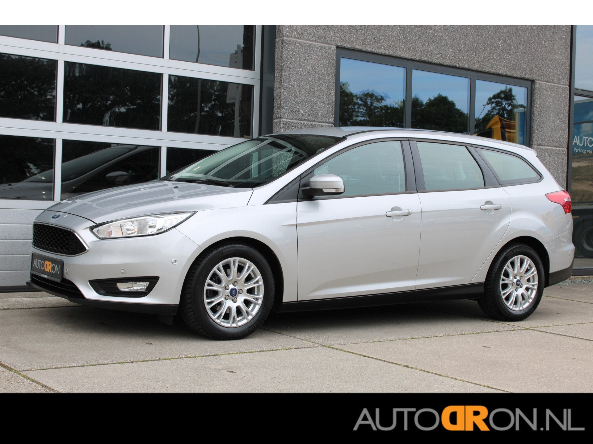 Ford FOCUS Wagon 1.0 Titanium Edition Stuur&Stoelverwarming, Stof, Gebruikt, Handgeschakeld, 1216 kg