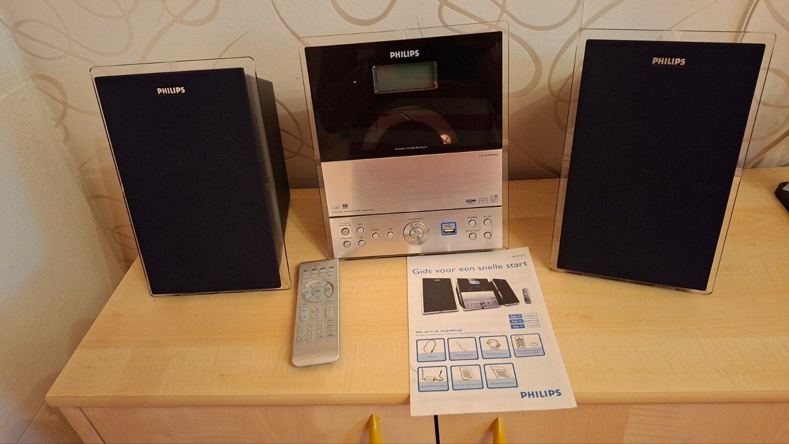 Philips CD speler met 2 luidsprekers