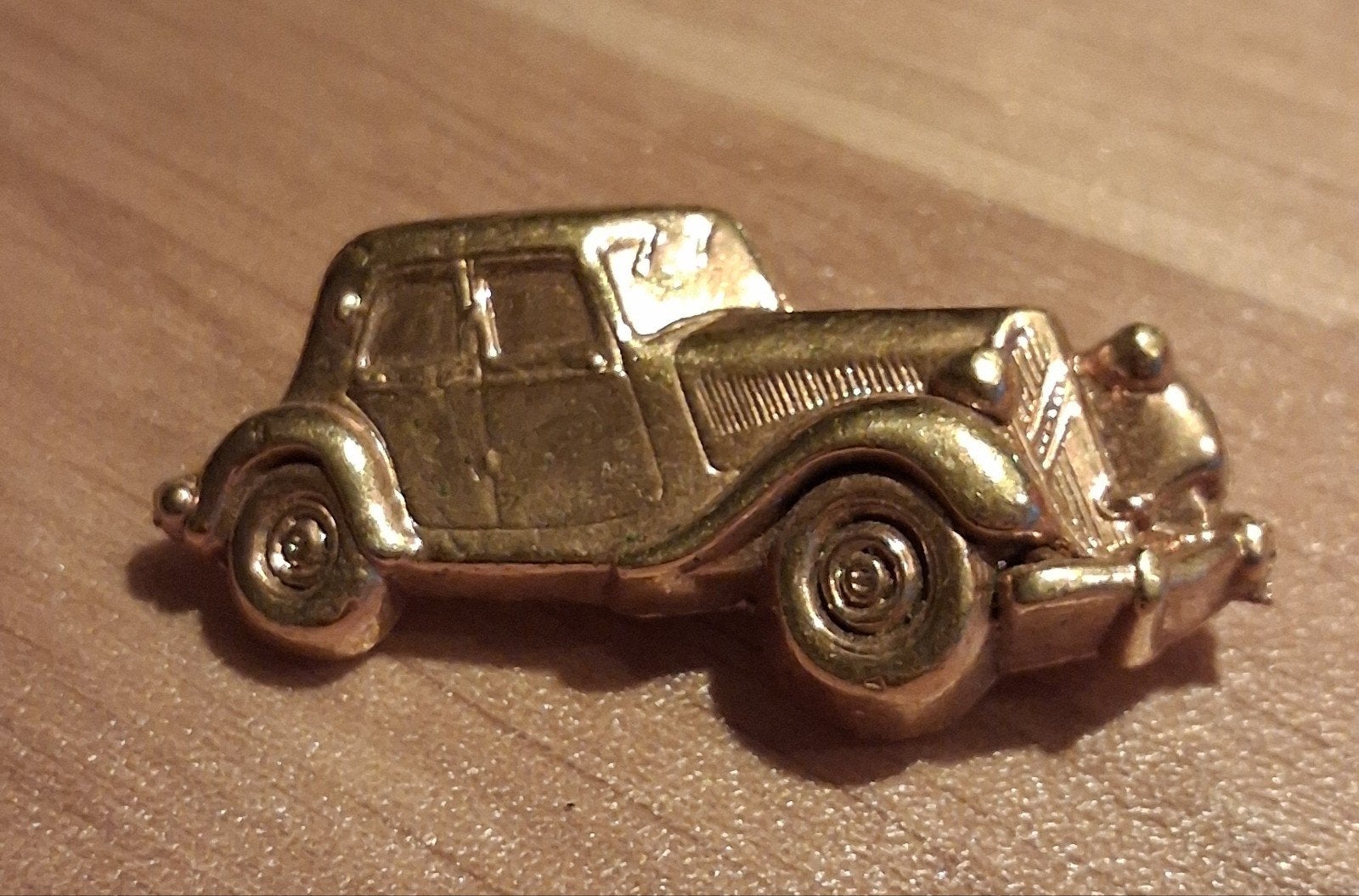 Vintage Goudkleurige Auto Broche - Klassieke Citroën Model, Verzamelen, Ophalen of Verzenden, Gebruikt, Auto's