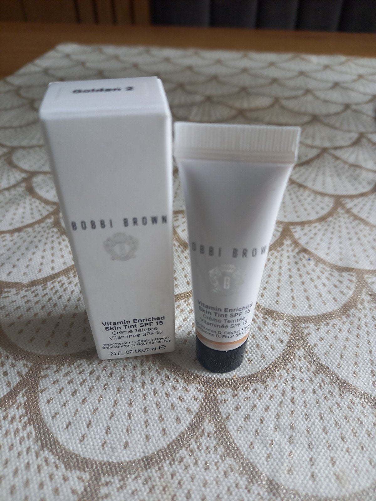 Proefje Bobbi Brown Vitamin Enriched skin tint, Ophalen of Verzenden, Nieuw, Ogen