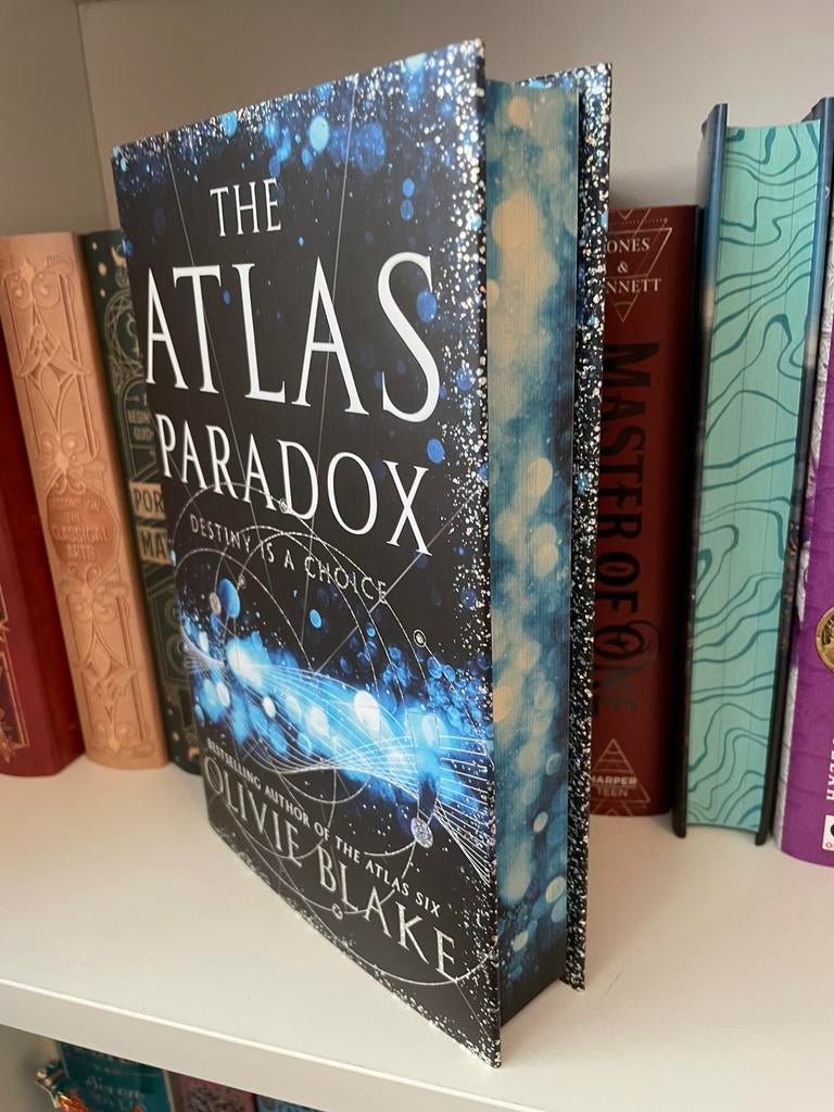 Illumicrate The Atlas Paradox Fairyloot Owlcrate, Boeken, Fantasy, Ophalen of Verzenden, Nieuw