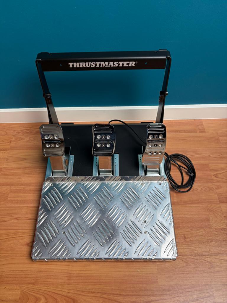 Thrustmaster T3PA-PRO pedalenset – 3 metalen pedalen, Ophalen of Verzenden, Zo goed als nieuw