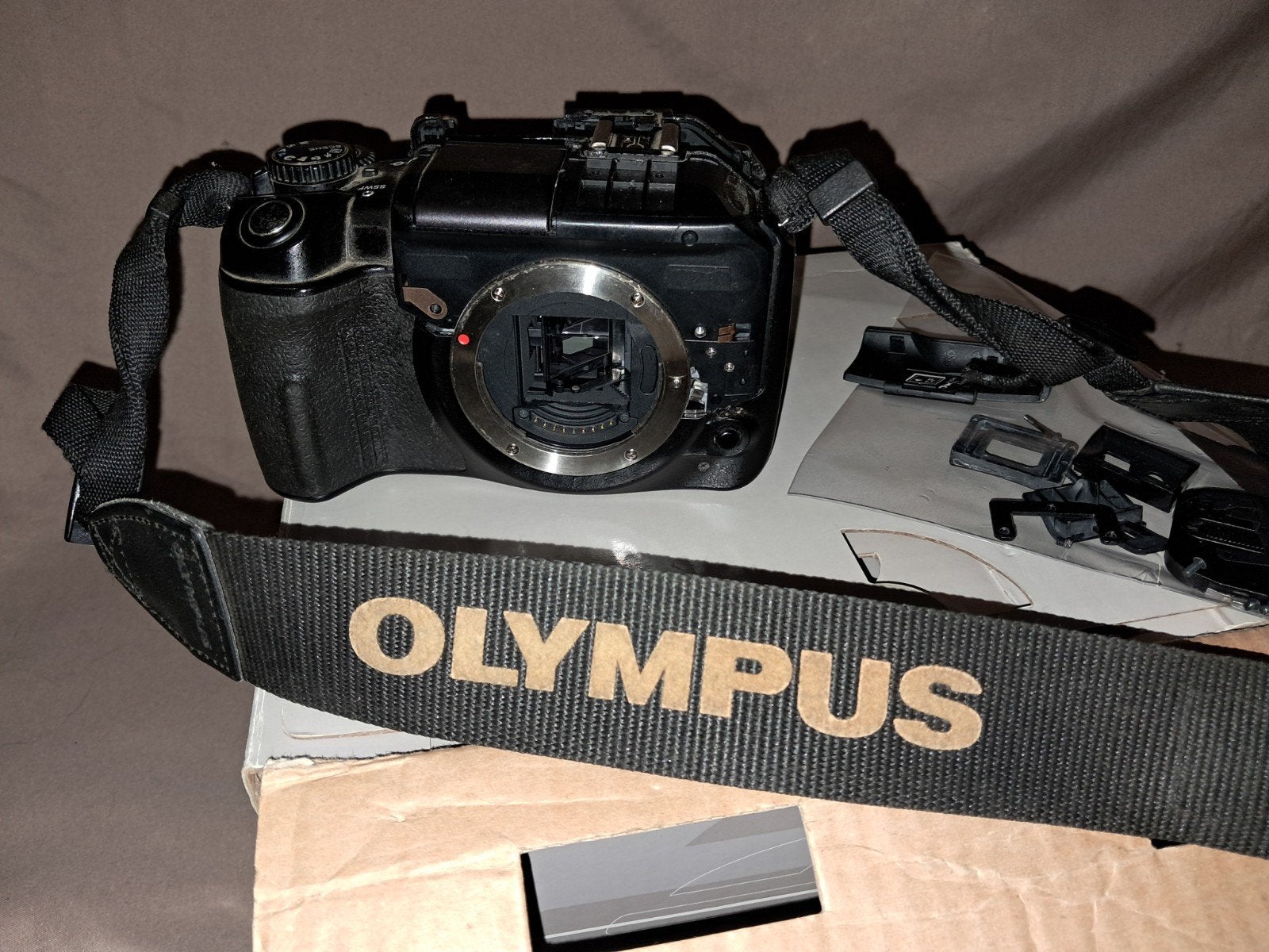 defecte olympus E-300 met 14-45 lens en accessoires, Audio, Tv en Foto, Fotocamera's Digitaal, Ophalen, Olympus, Geen optische zoom