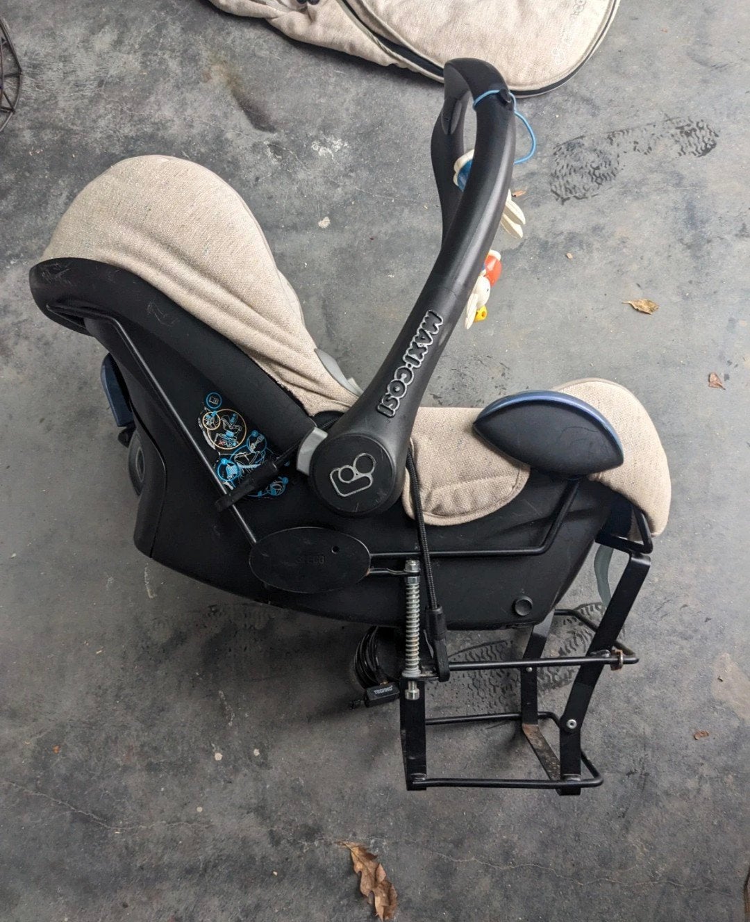 Maxi-Cosi met universele bakfietshouder en voetenzak, Ophalen, Gebruikt, Overige methoden, 0 t/m 13 kg