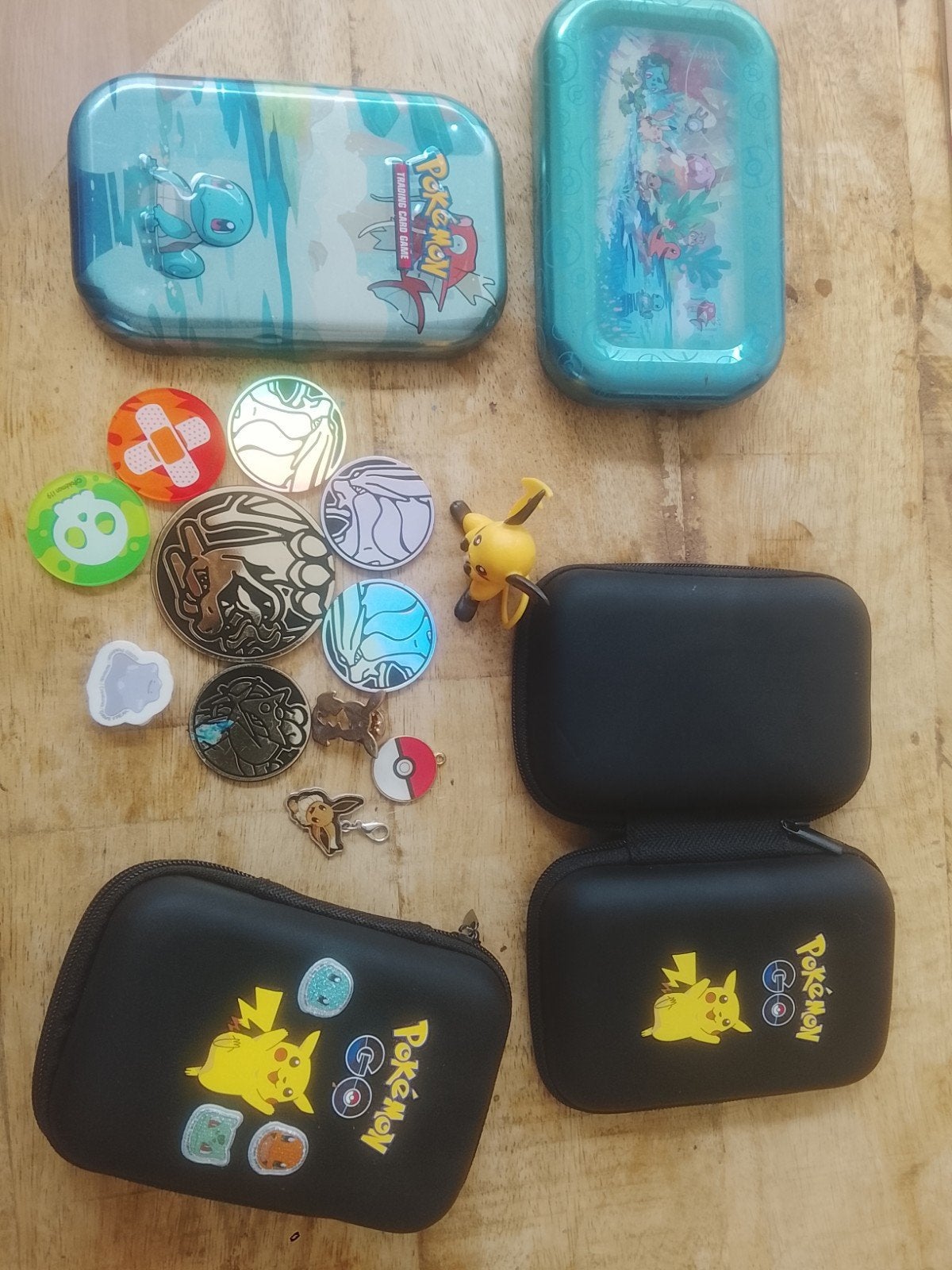 Pokemon kaarten met boek en 4 grote kaartenbakjes en wat mun, Ophalen of Verzenden