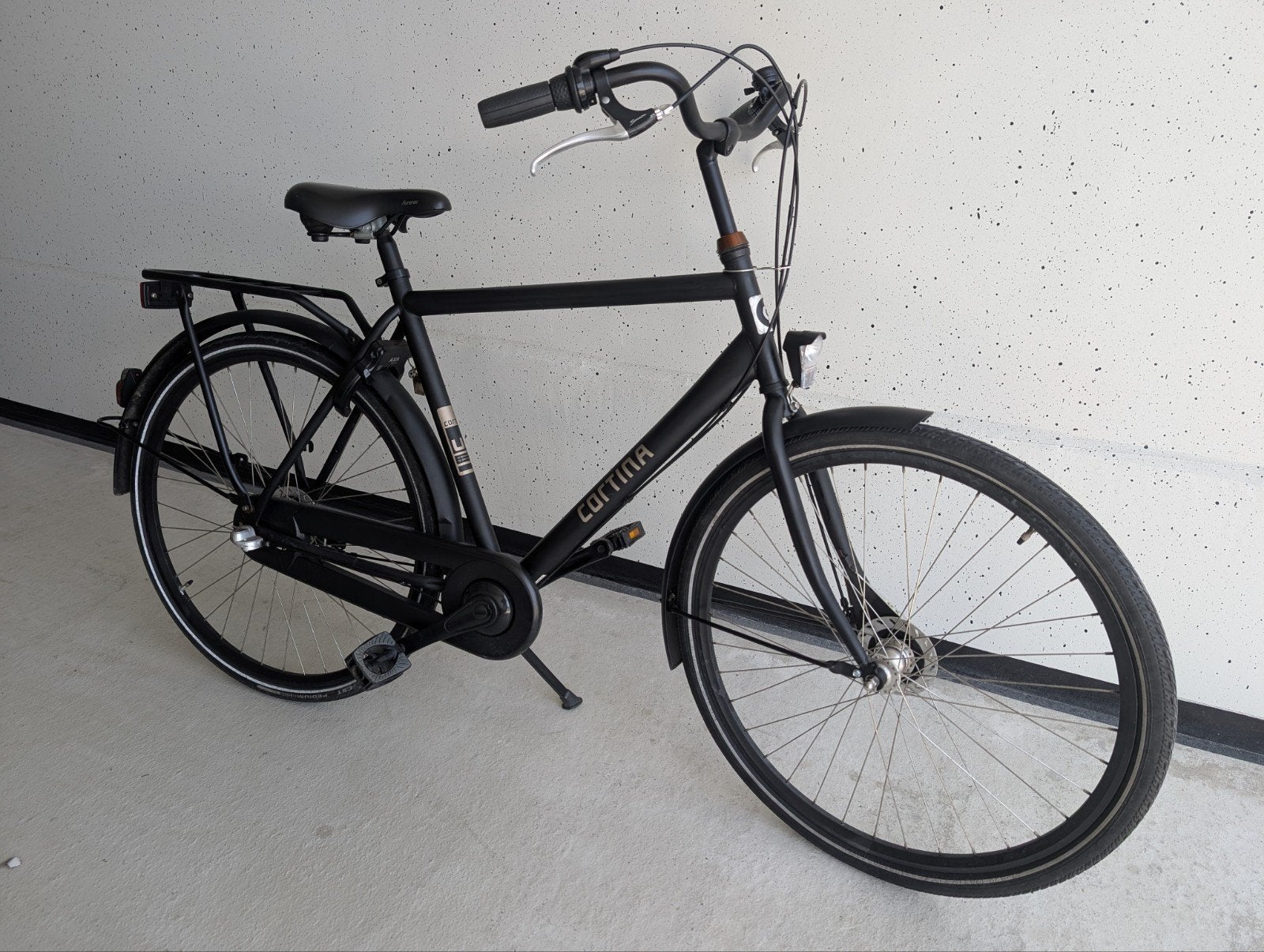 Cortina U1 mat zwart 3 versnellingen frame maat 57 cm
Led ve, Versnellingen, Zo goed als nieuw, 57 tot 61 cm, Trommelrem