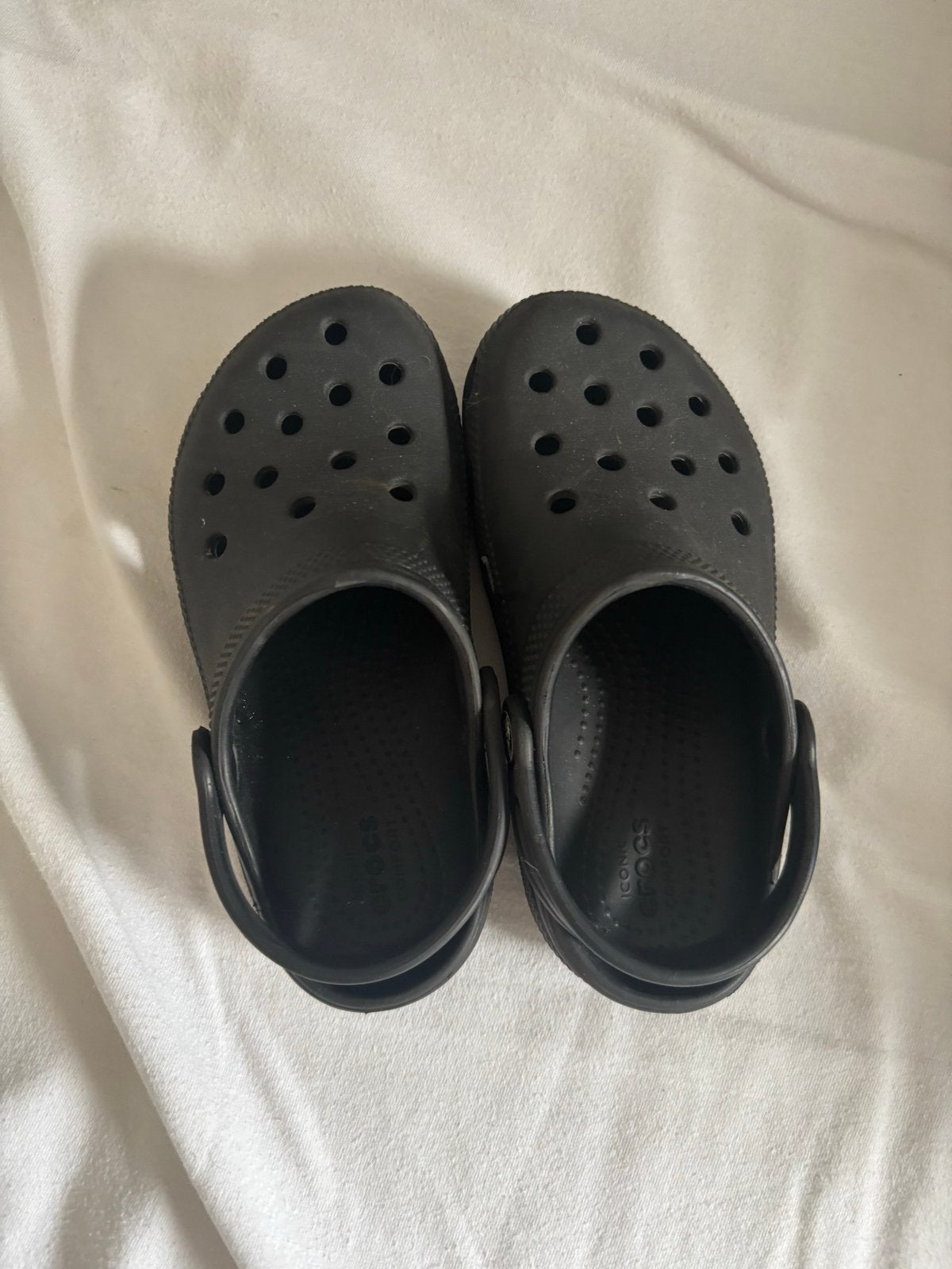 Twee paar Crocs, blauw en zwart, maat 29/30, Ophalen of Verzenden, Gebruikt, Jongen of Meisje