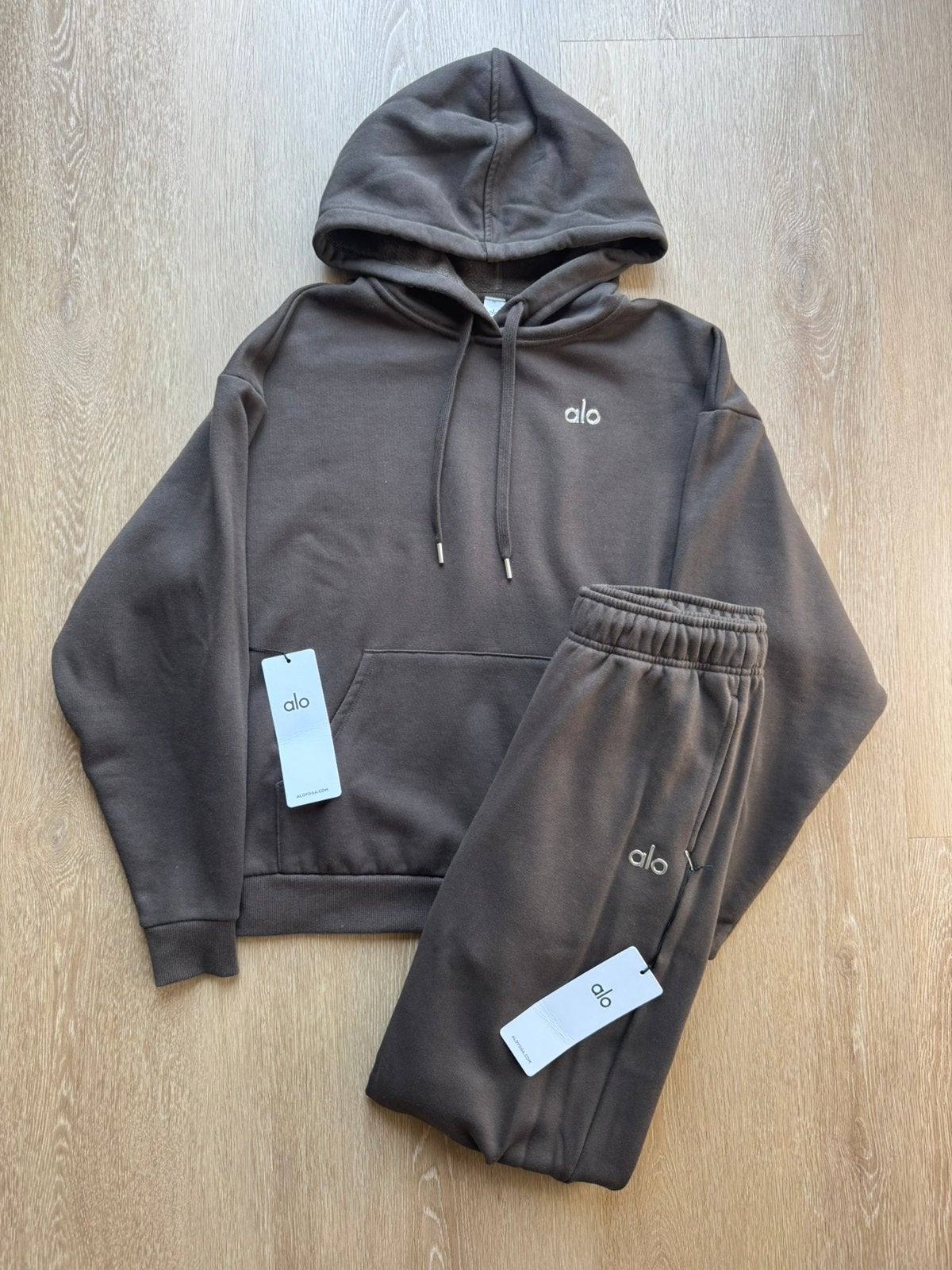 Alo Yoga Accolade espresso bruin trainingspak S, Kleding | Heren, Sportkleding, Bruin, Nieuw, Ophalen of Verzenden, Algemeen
