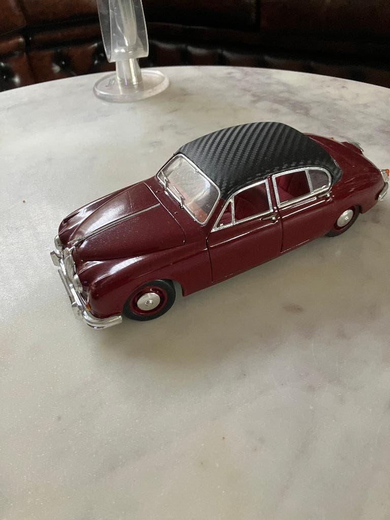 Inspector Morse Jaguar Mark 2 schaal 1/18, Ophalen of Verzenden, Gebruikt, Auto, Maisto