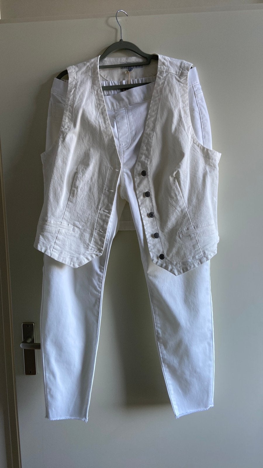 Witte Dames Broek met een Gilet, Ophalen of Verzenden, Nieuw, Wit