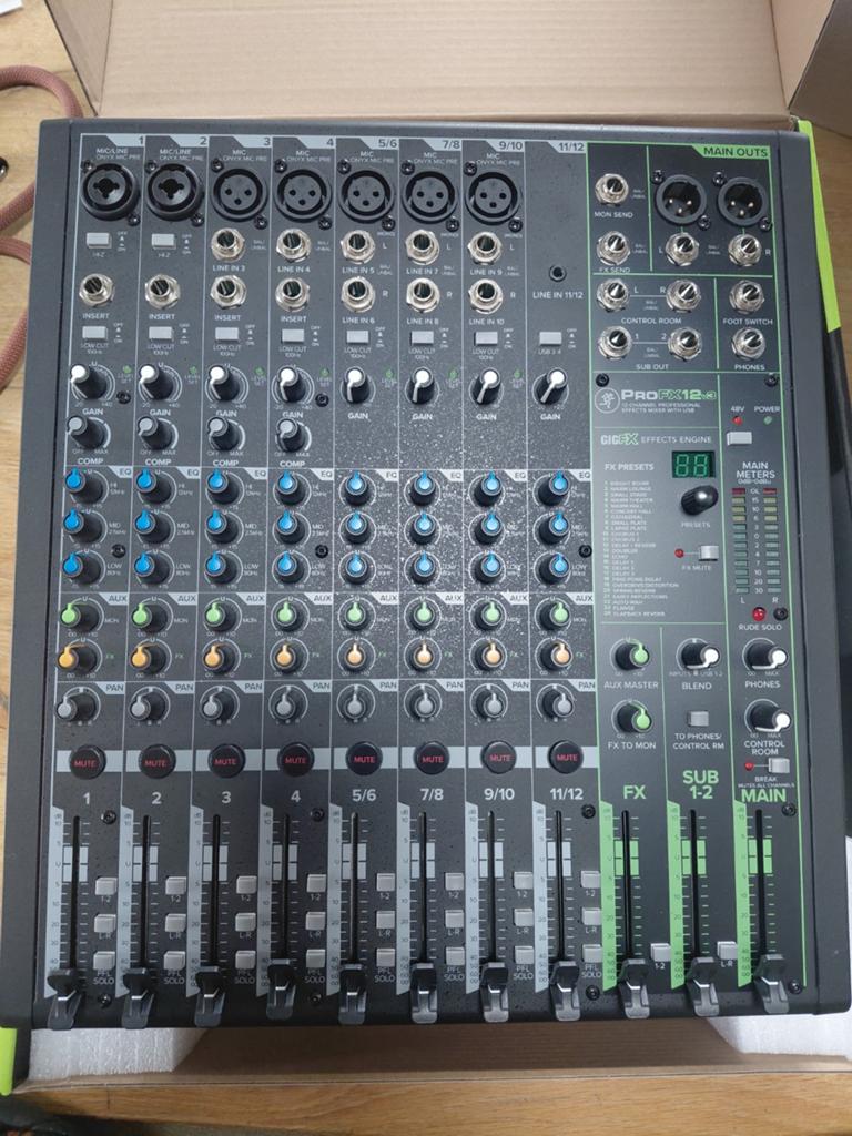 Mackie profx12v3, Ophalen of Verzenden, Zo goed als nieuw, 10 tot 20 kanalen, Microfooningang