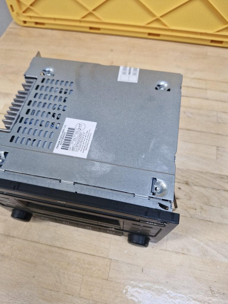 VW radio RCS200 met cd en mp3 speler!, Ophalen of Verzenden, Gebruikt