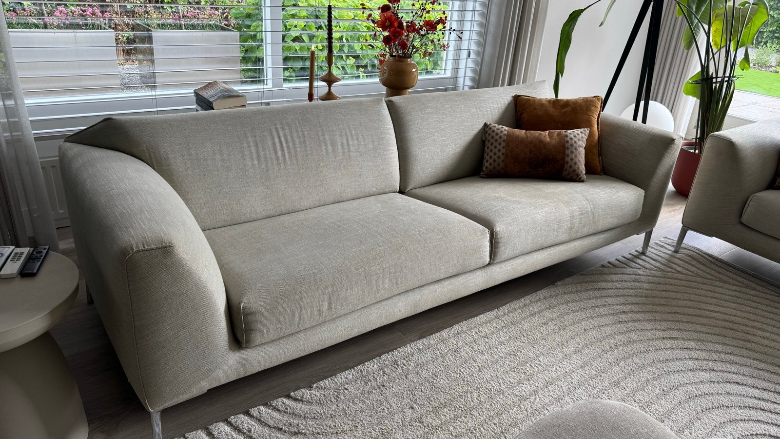 Leolux Pode 3,5-zits bank lichte stof beige, Fay 83 Oyster, Huis en Inrichting, Banken | Bankstellen, Ophalen, Driepersoons, 75 tot 100 cm