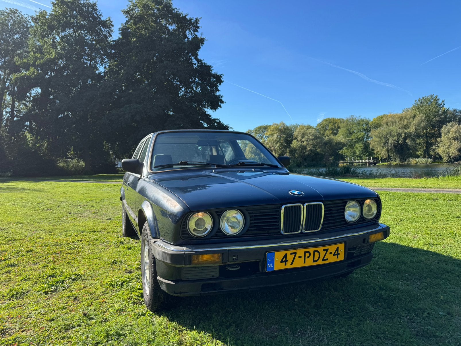 BMW E30 320i oldtimer| Handbak | 6 Cilinder |  2 Jaar APK, Blauw, 1200 kg, Handgeschakeld, Particulier