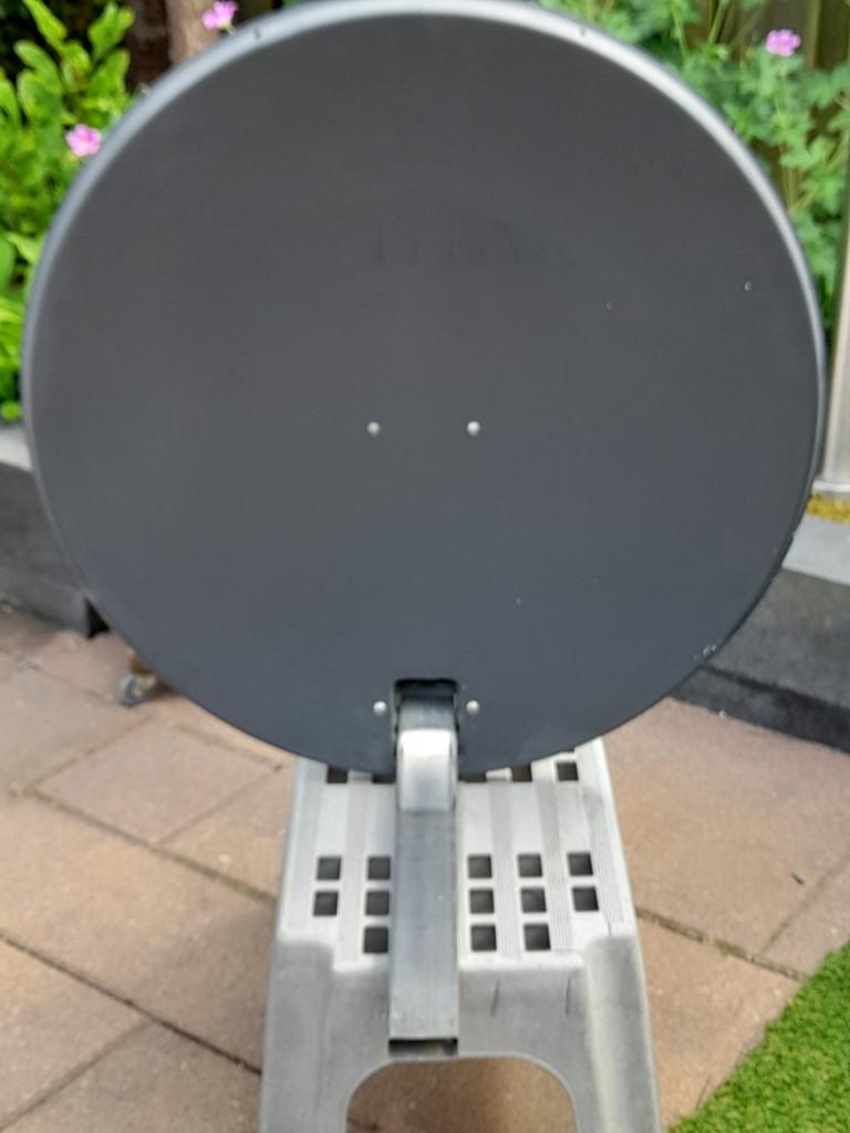 Schotel antenne zonder LNB ophalen voor 5 euro, Ophalen of Verzenden, Overige merken