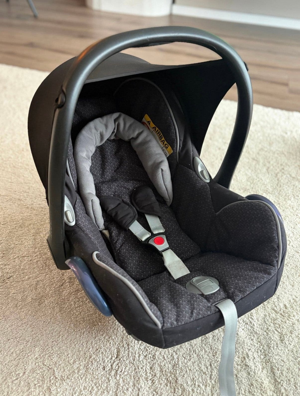 Maxi-Cosi CabrioFix autostoel 0–13 kg + zonnekap, Ophalen, Autogordel, Zo goed als nieuw, 0 t/m 13 kg