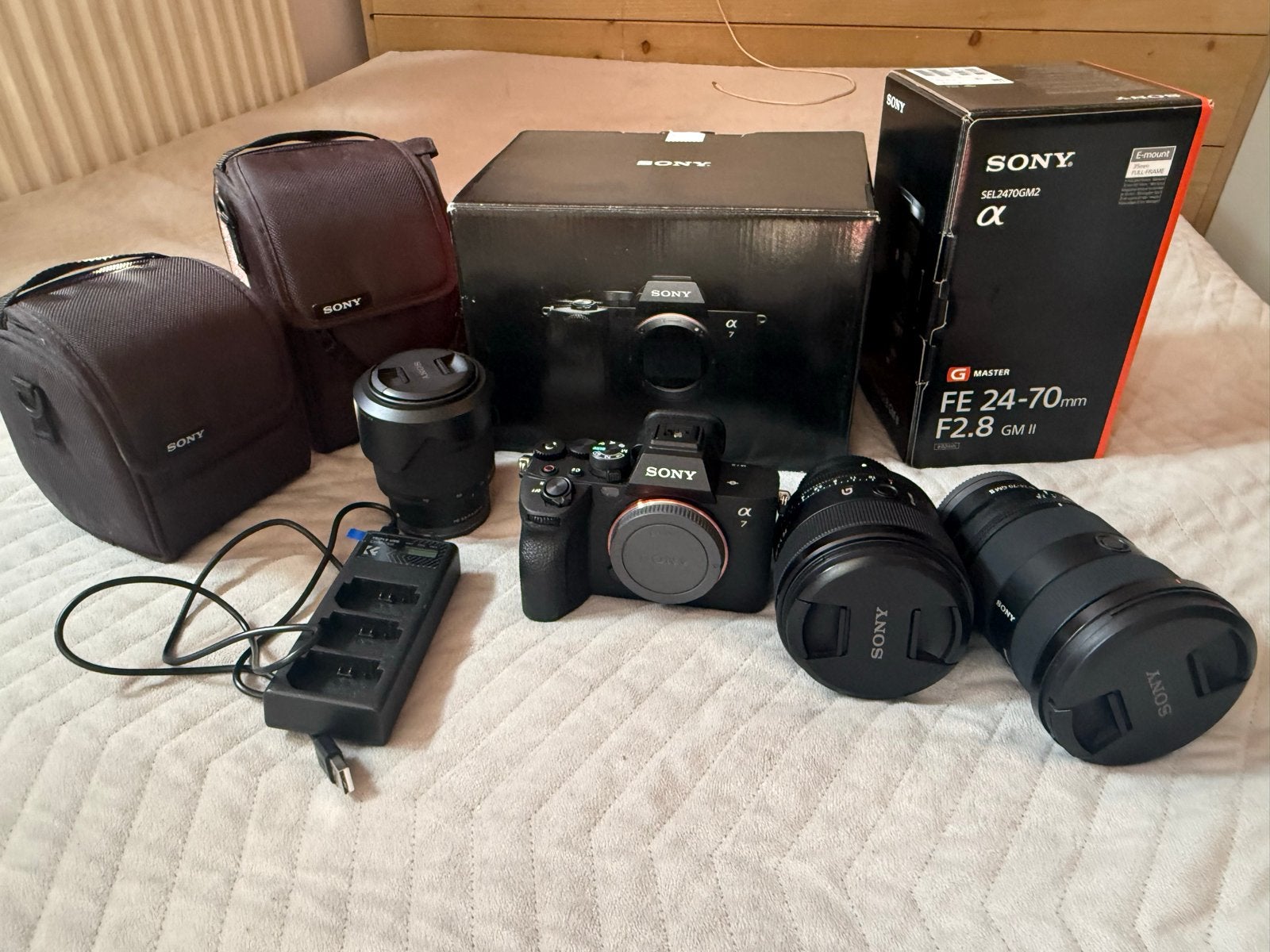 Sony Alpha A7 iv Systeemcamera met 3 lenzen en accessoires, Verzenden, Beeldstabilisatie, Zo goed als nieuw, Accu