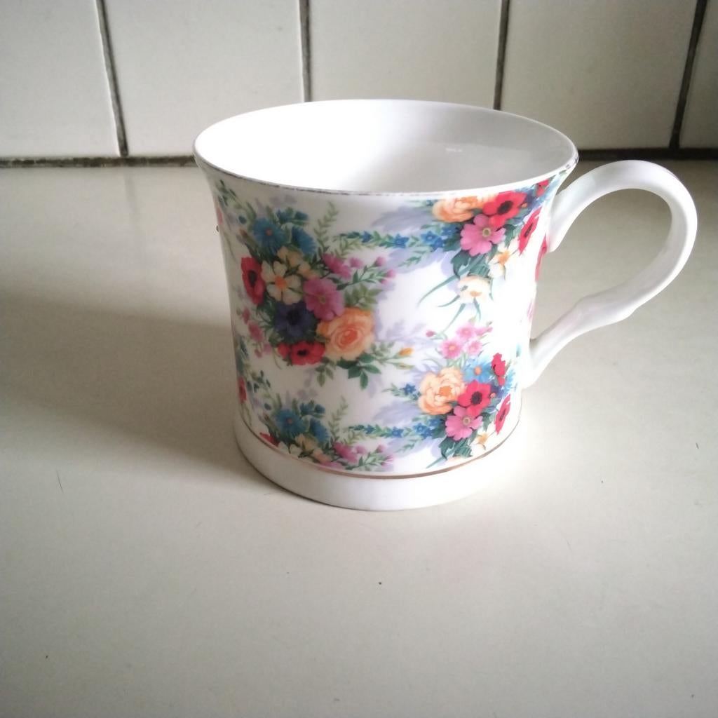 Engelse mok " royal flora" creativ tops, Ophalen of Verzenden, Porselein, Overige stijlen, Kop(pen) en/of Schotel(s)