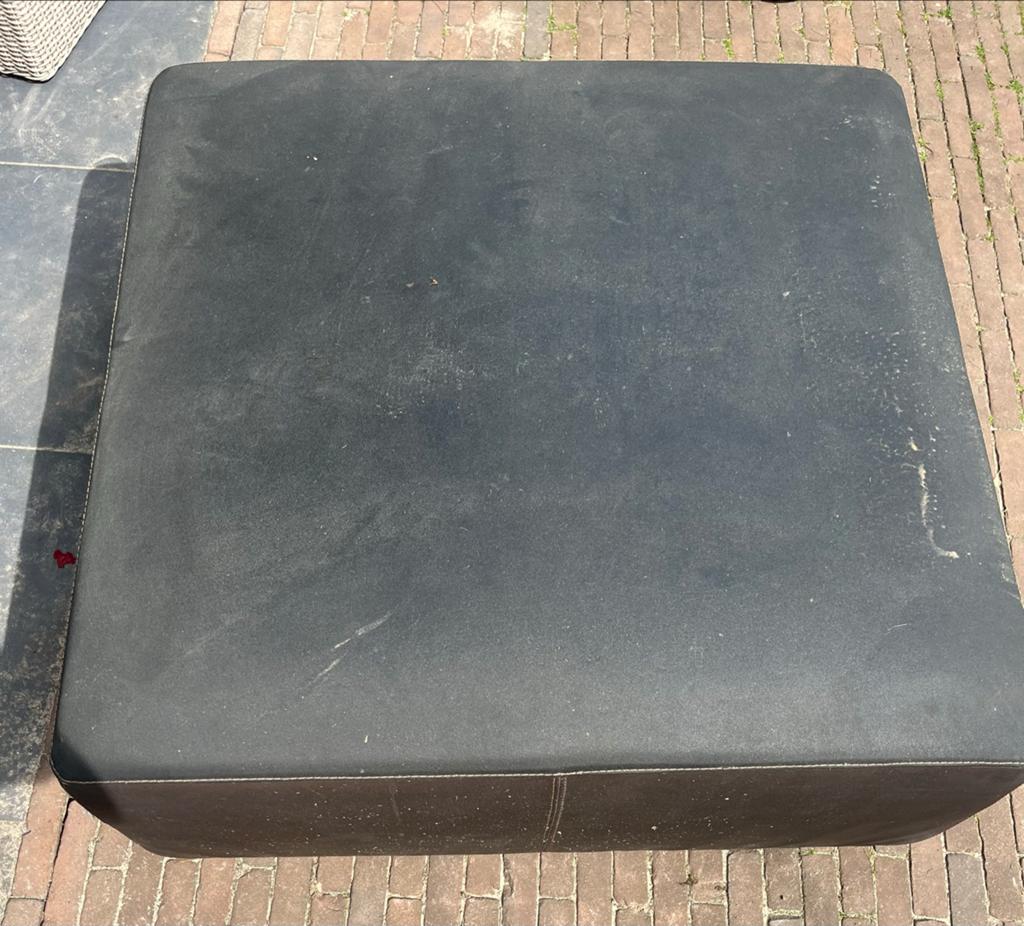 Zwart vierkant poef/voetenbank 100x100x40 cm, Huis en Inrichting, Banken | Voetenbanken en Poefen, Ophalen, Gebruikt, Vierkant