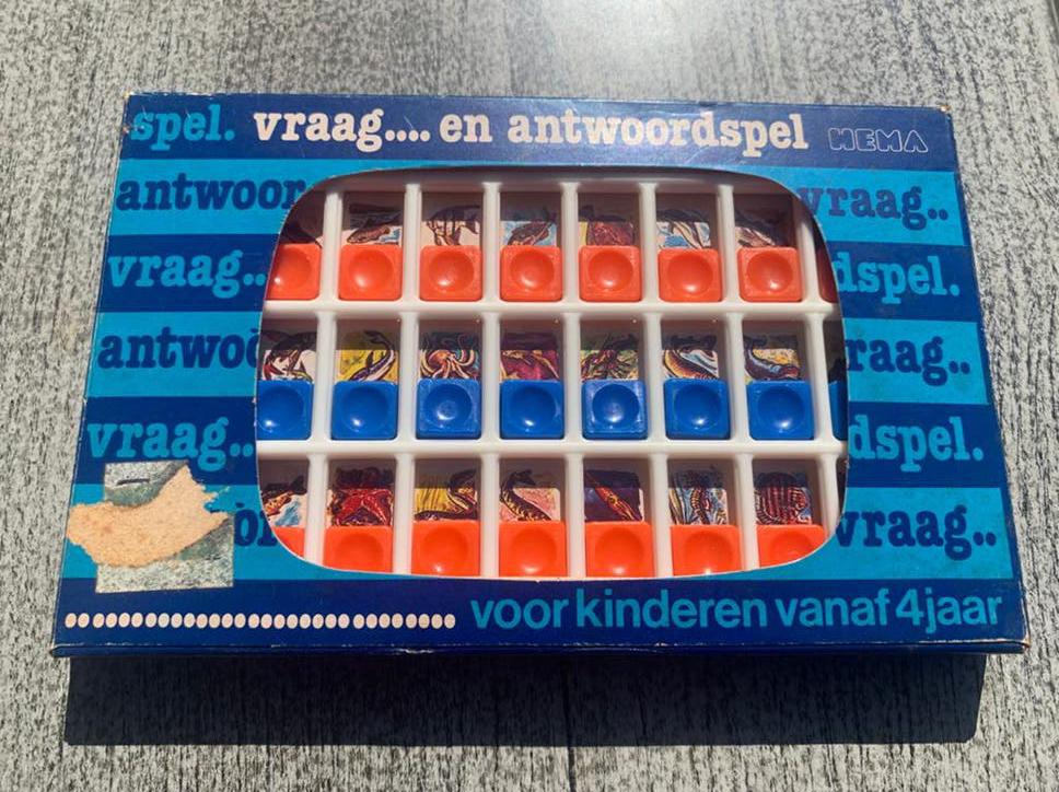 Vintage HEMA Vraag en antwoordspel, Hobby en Vrije tijd, Gezelschapsspellen | Bordspellen, Ophalen of Verzenden, Gebruikt, Reisspel