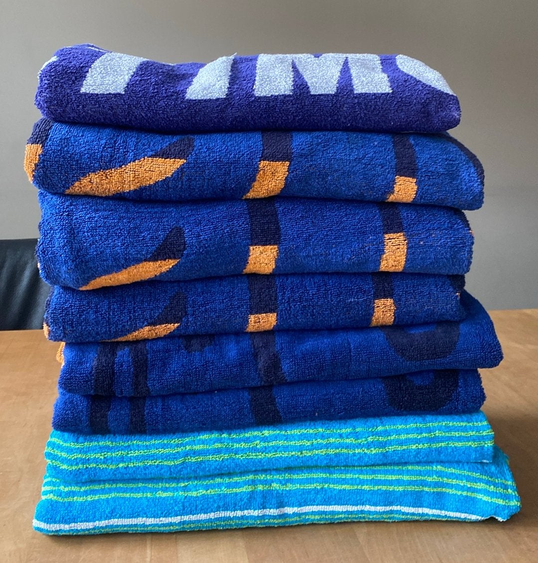 Diverse handdoeken, strandlakens en badlakens, Ophalen of Verzenden, Nieuw, Meerkleurig, Handdoek
