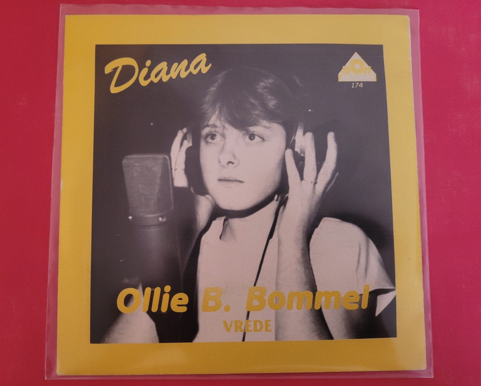 Diana - Olie B.Bommel - Vrede., Ophalen, Zo goed als nieuw, Overige formaten, Levenslied of Smartlap