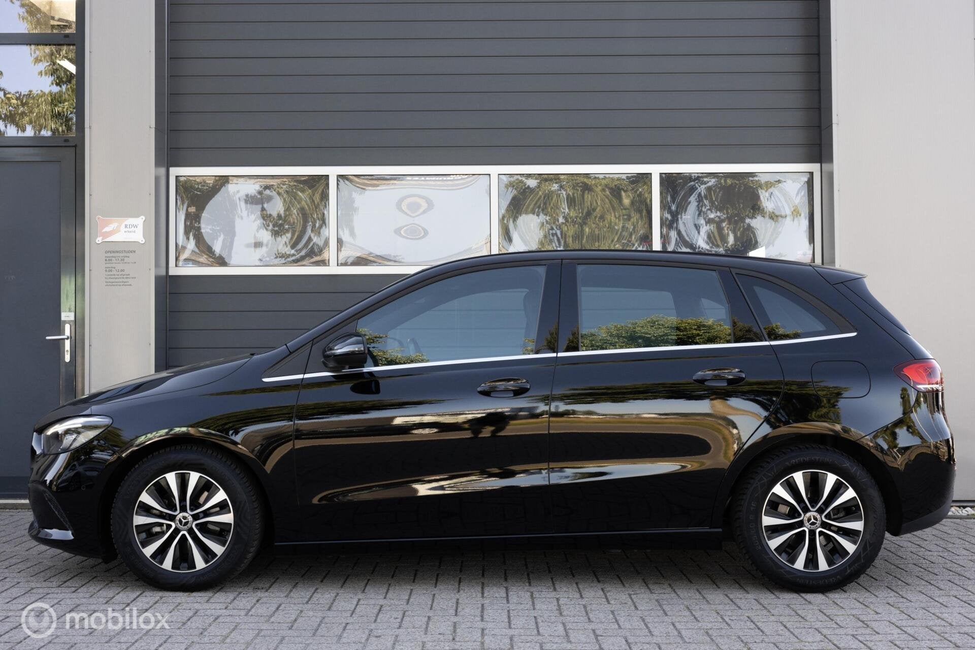 Mercedes B-klasse 180 Business Solution Plus NAVI PDC Stoelv, 136 pk, Euro 6, 4 cilinders, 700 kg