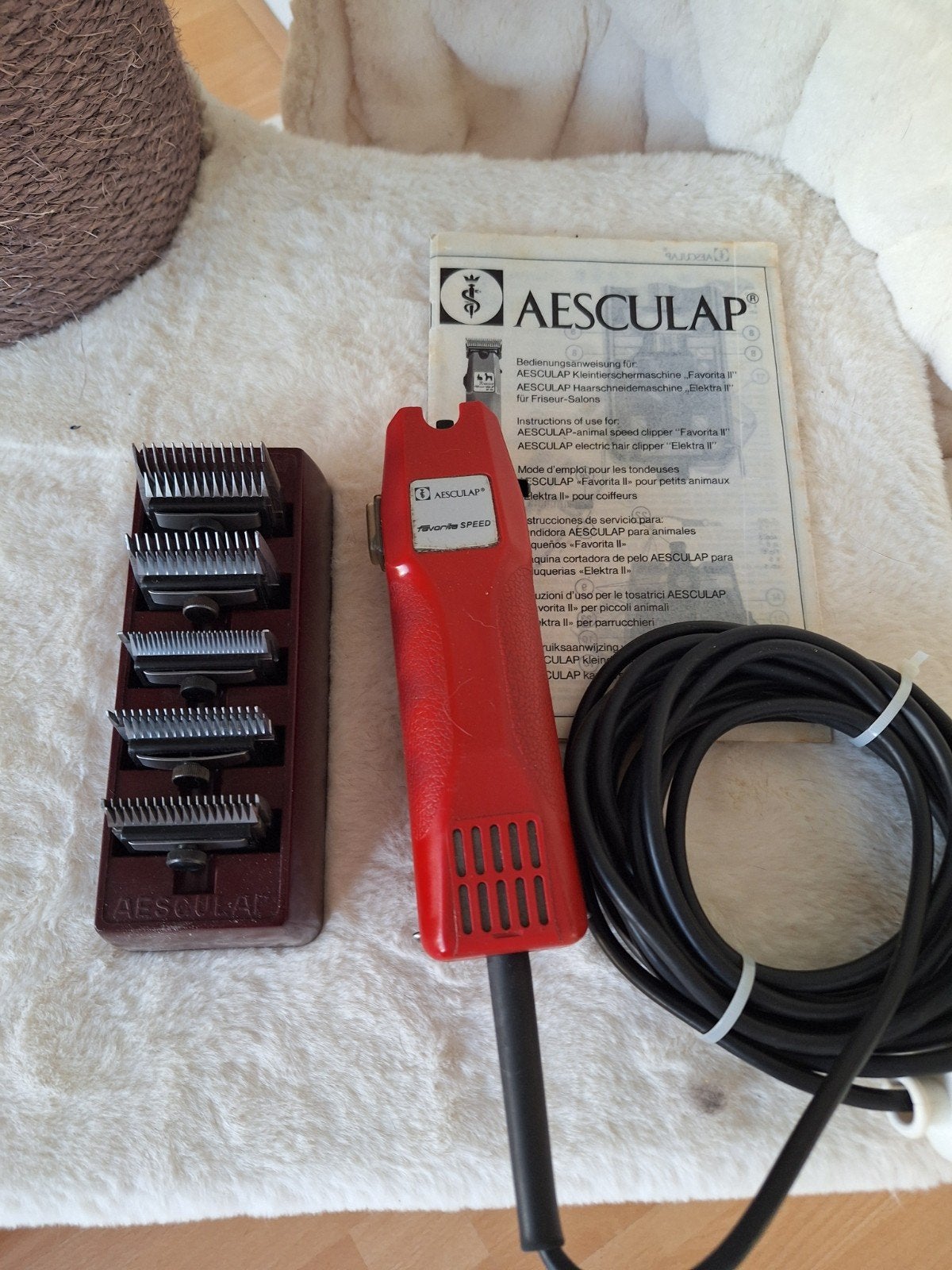 Professionele zware aesculap Fav 2 tondeuse
Incl 5 scheerkop, Dieren en Toebehoren, Honden-accessoires, Ophalen