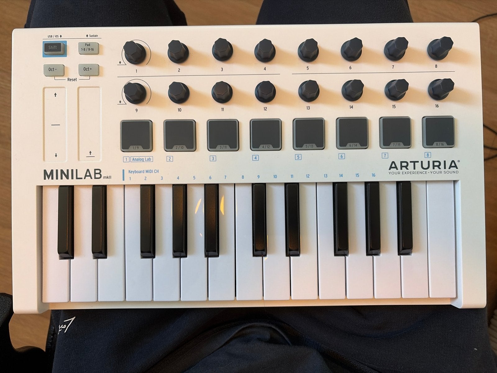 Arturia MiniLab MkII MIDI Controller Wit, Muziek en Instrumenten, Overige merken, Zo goed als nieuw, Aanslaggevoelig, Overige aantallen
