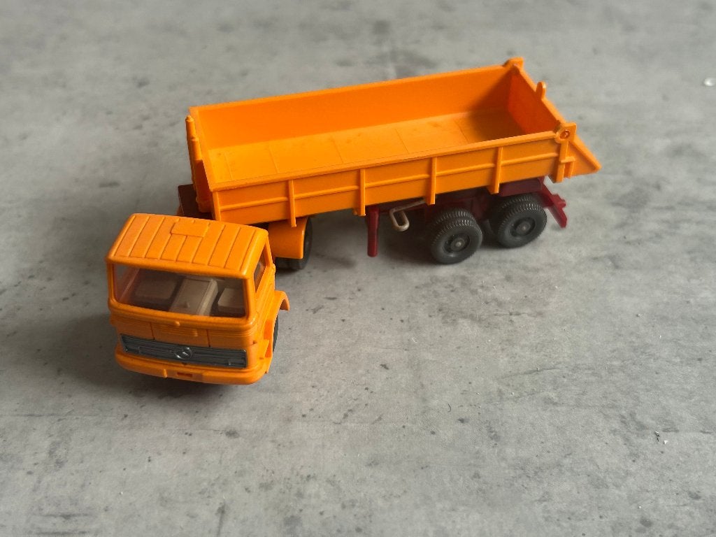 Wiking 1:87 Mercedes-Benz LPS 1317 kipper oranje, Hobby en Vrije tijd, Modelauto's | 1:87, Ophalen of Verzenden, Zo goed als nieuw