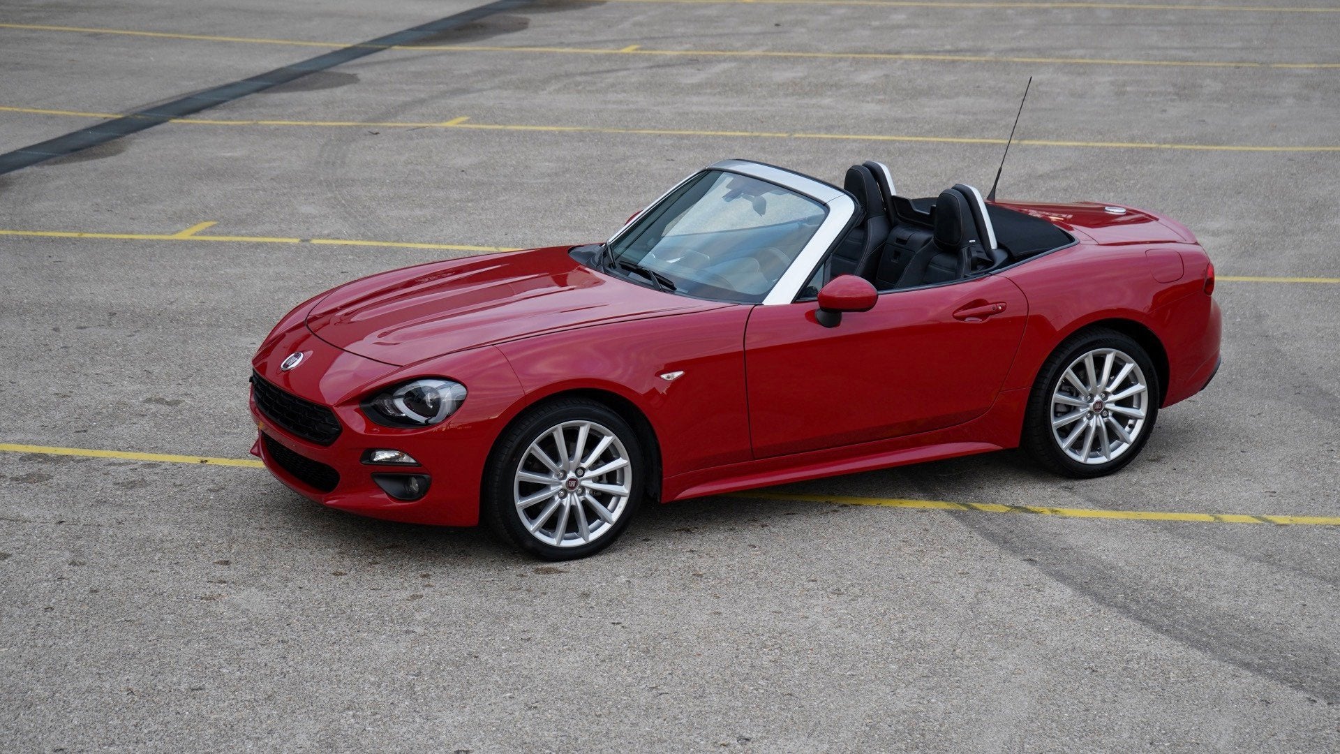 Fiat 124 Spider 1.4 MultiAir Turbo Lusso, Auto's, Achterwielaandrijving, Gebruikt, Zwart, 4 cilinders