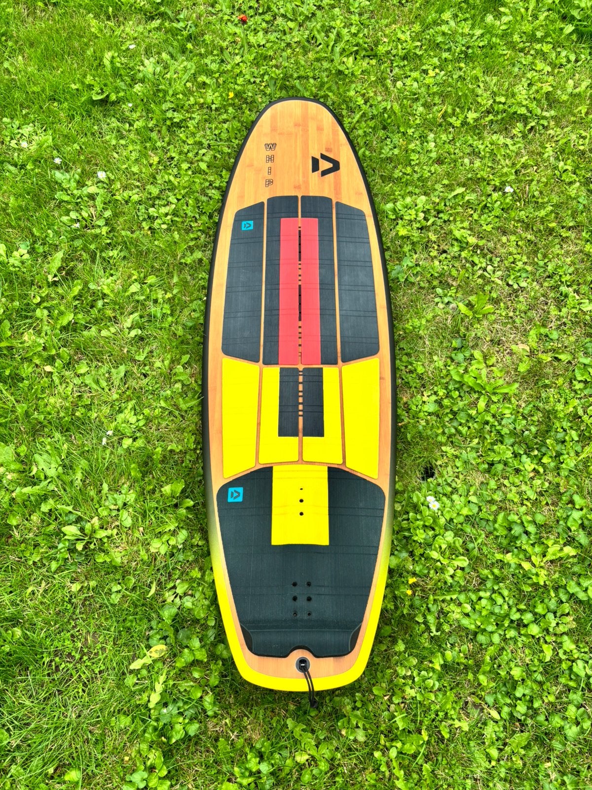 Duotone Whip 2022 5.0, Watersport en Boten, Directional, Ophalen, Zo goed als nieuw, 4 m² of minder
