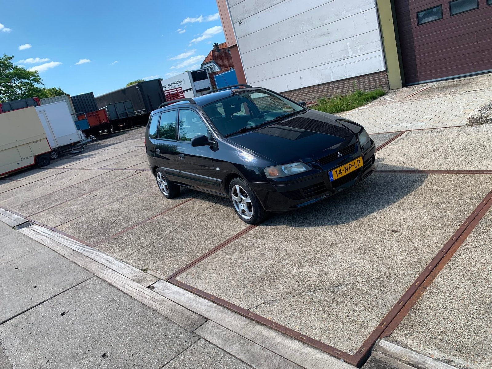 Mitsubishi Space Star 1.6 Family 2004 Zwart, Voorwielaandrijving, Stof, 4 cilinders, Zwart