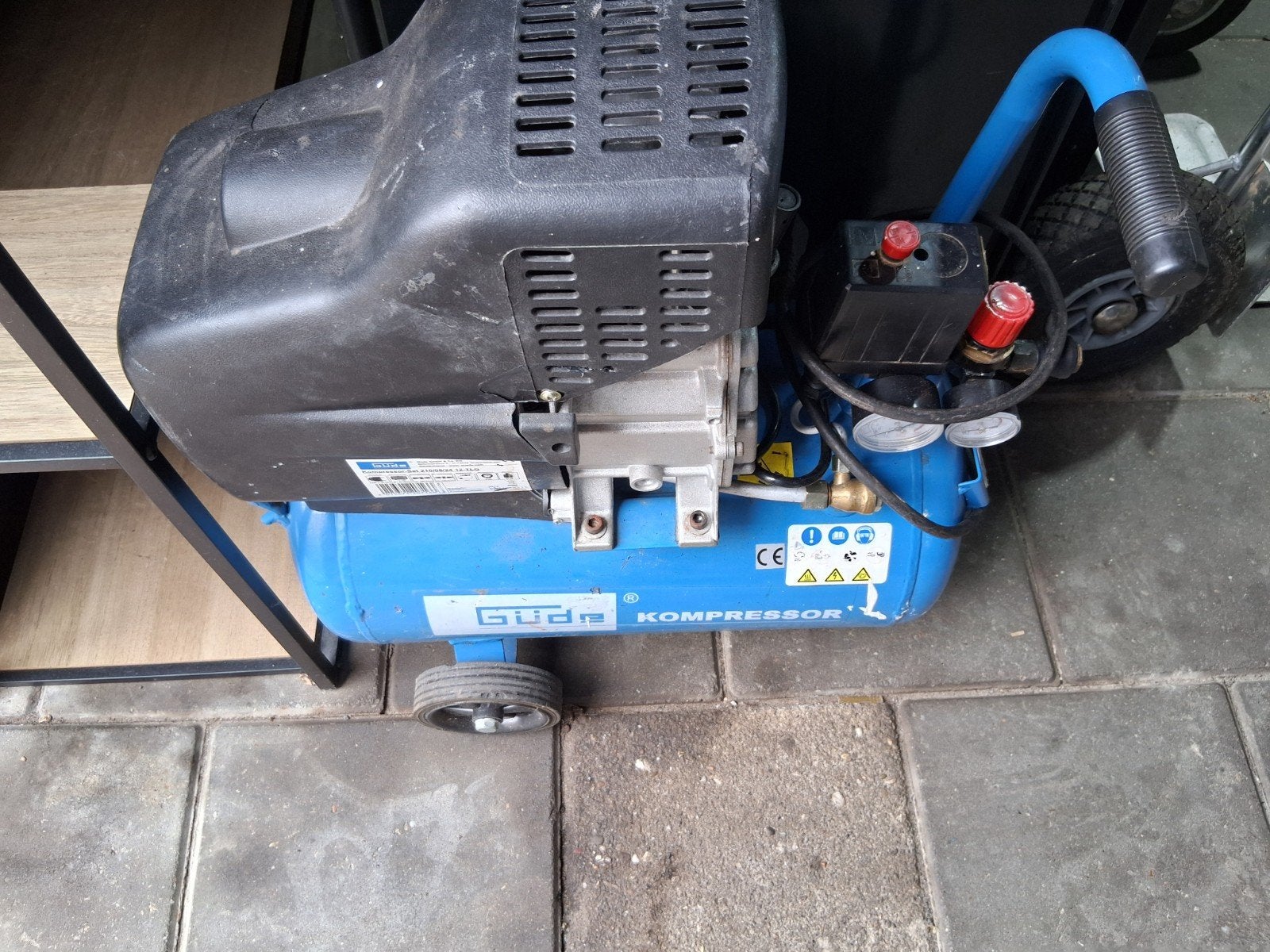 Gude Compressor - Compact en Mobiel, Doe-het-zelf en Verbouw, Compressors, Ophalen, Gebruikt, 6 tot 10 bar, 25 tot 100 liter