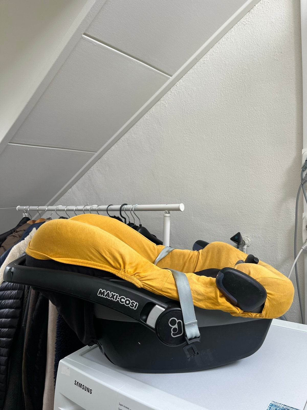 Gratis Maxi-Cosi Pebble autostoeltje met babykussentjes, Ophalen, Zijbescherming, 0 t/m 13 kg, Maxi-Cosi