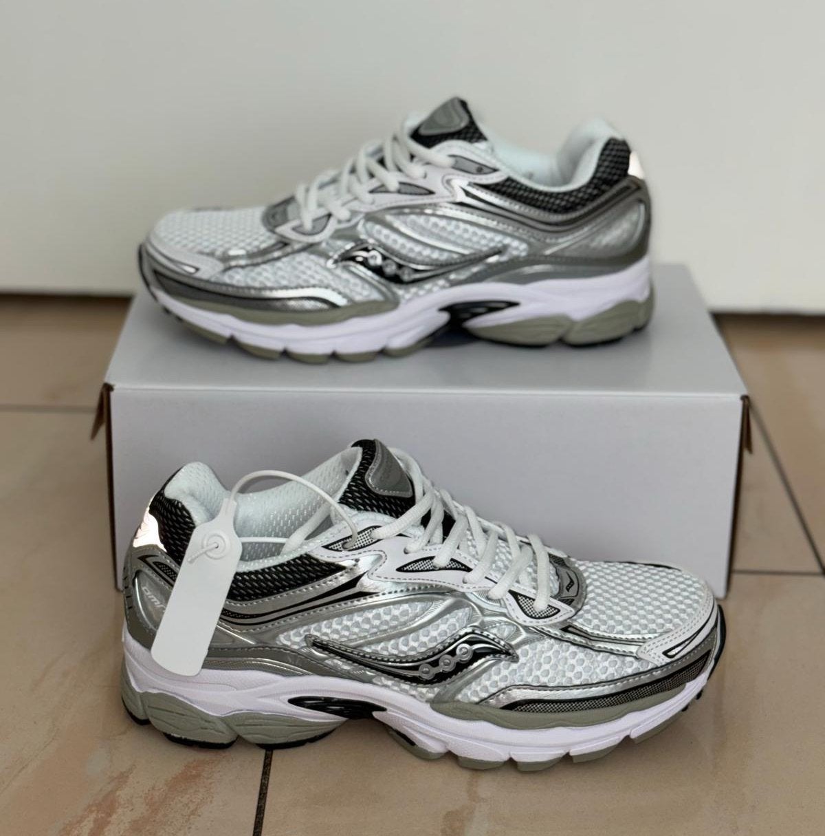 Saucony Originals – Wit/Groen – Nieuw – Maten 42, 43 & 44, Kleding | Heren, Schoenen, Overige kleuren, Nieuw, Ophalen of Verzenden